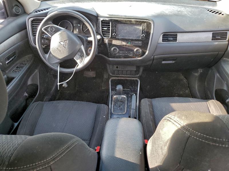 Фото 8 - MITSUBISHI OUTLANDER