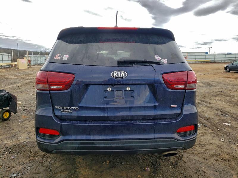 Фото 6 - KIA SORENTO
