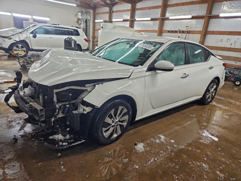 Фото 1 - NISSAN ALTIMA