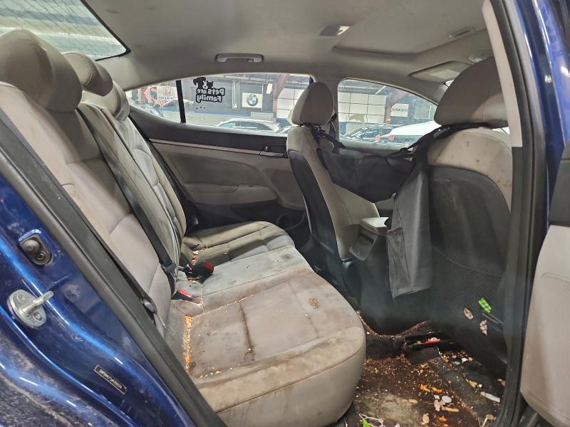 Фото 10 - HYUNDAI ELANTRA