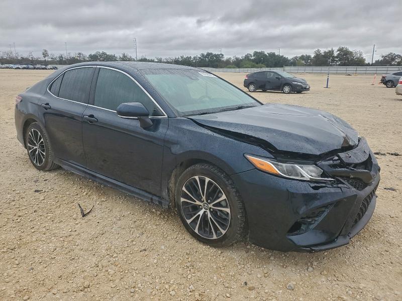 Фото 4 - TOYOTA CAMRY