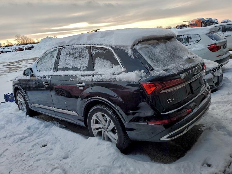 Фото 2 - AUDI Q7