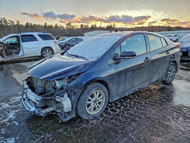 Фото 1 - TOYOTA PRIUS