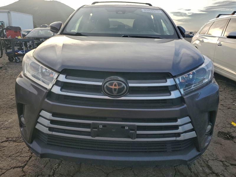 Фото 5 - TOYOTA HIGHLANDER