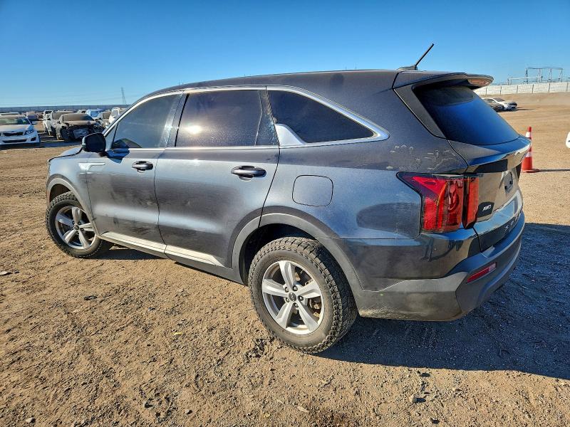 Фото 2 - KIA SORENTO