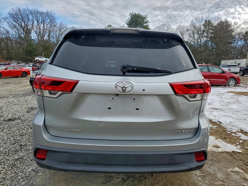 Фото 6 - TOYOTA HIGHLANDER