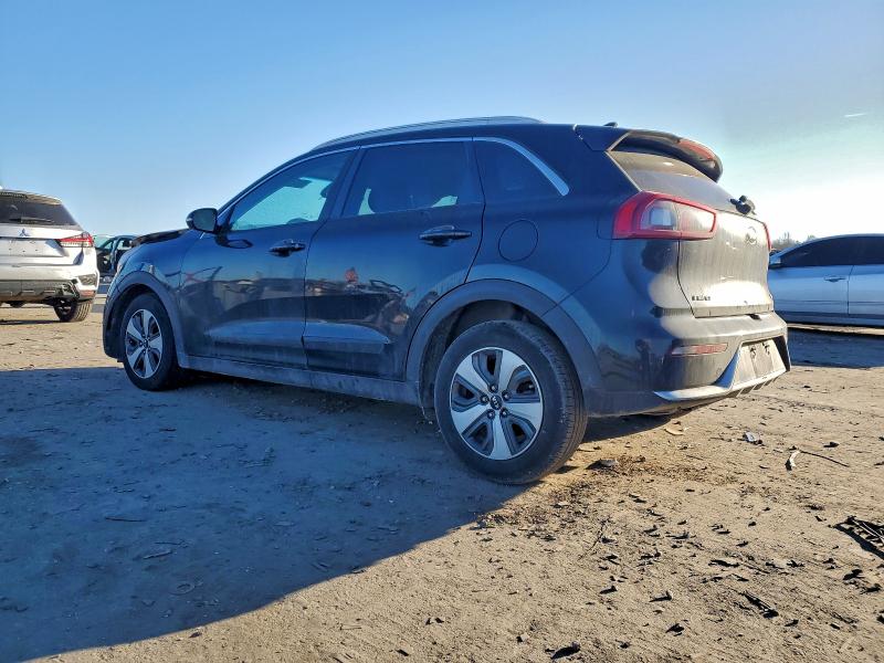 Фото 2 - KIA NIRO