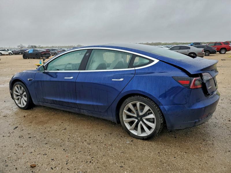Фото 2 - TESLA MODEL 3