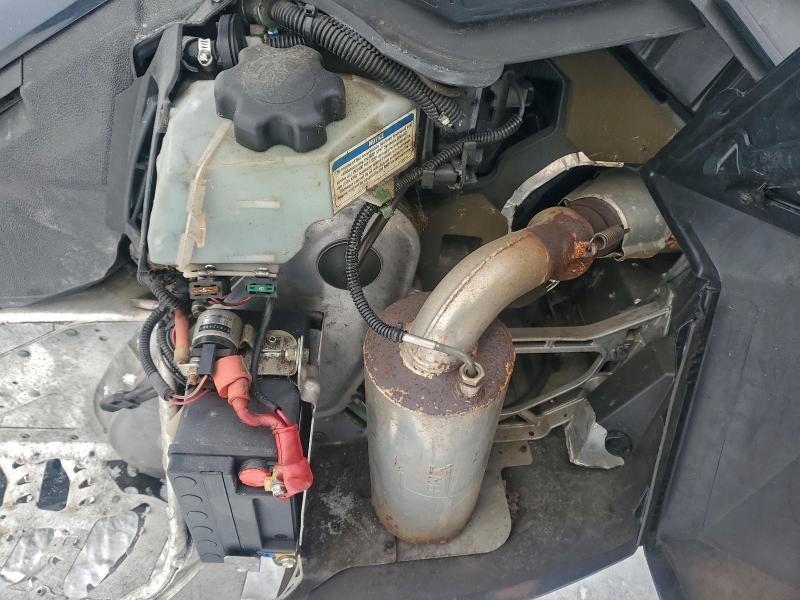 SKI-DOO SNOWMOBILE 2012