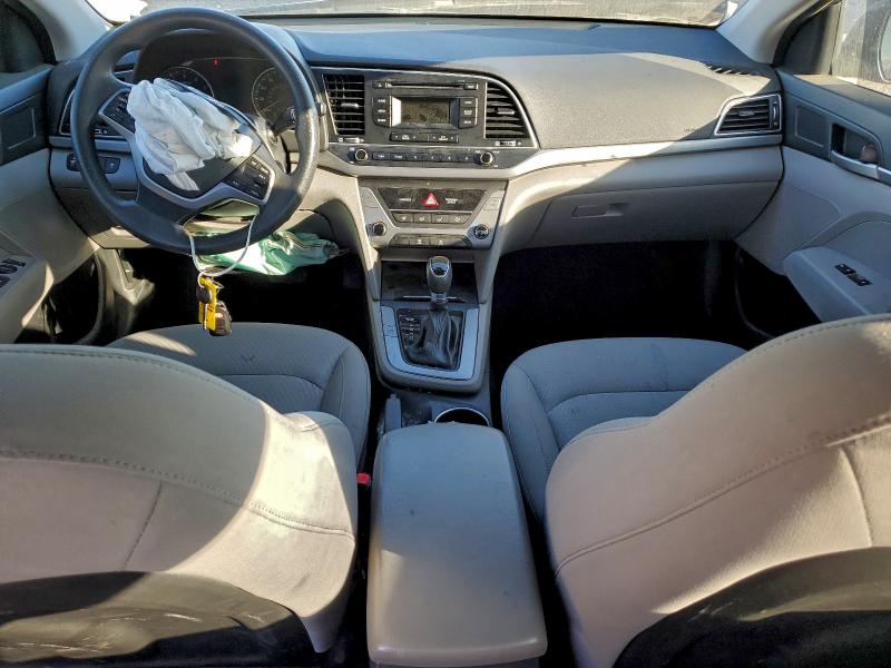 Фото 8 - HYUNDAI ELANTRA