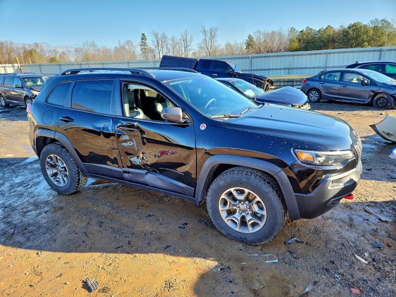 Фото 4 - JEEP CHEROKEE