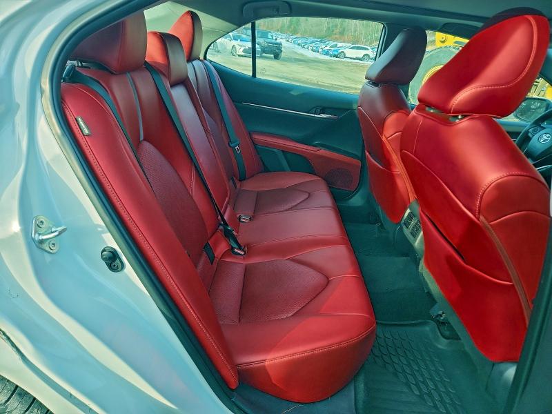 Фото 10 - TOYOTA CAMRY