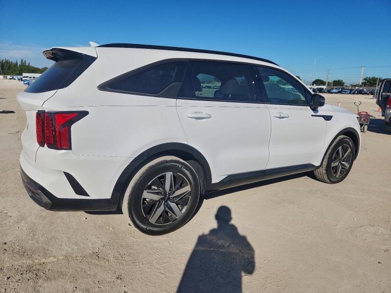 Фото 3 - KIA SORENTO