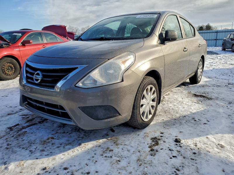 Фото 1 - NISSAN VERSA