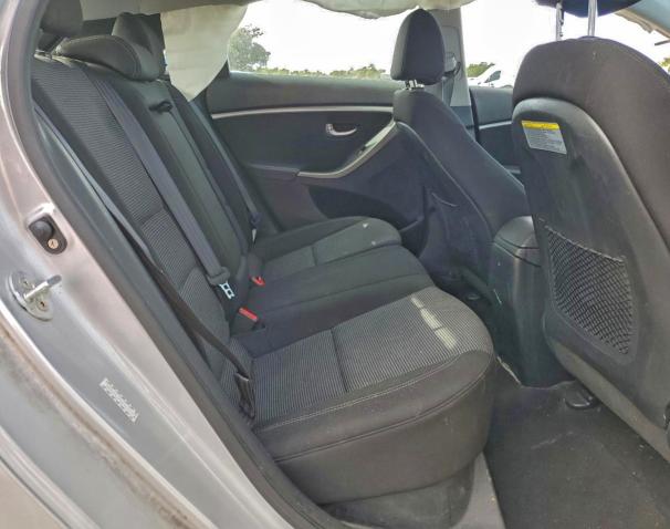 Фото 10 - HYUNDAI ELANTRA