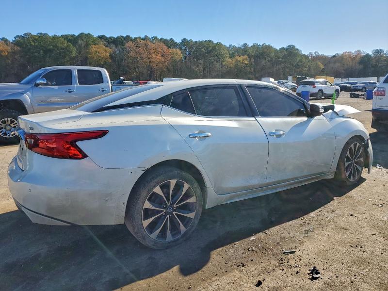 Фото 3 - NISSAN MAXIMA