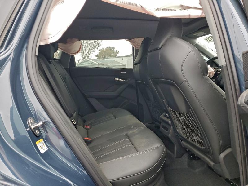 Фото 11 - AUDI Q6 E-TRON