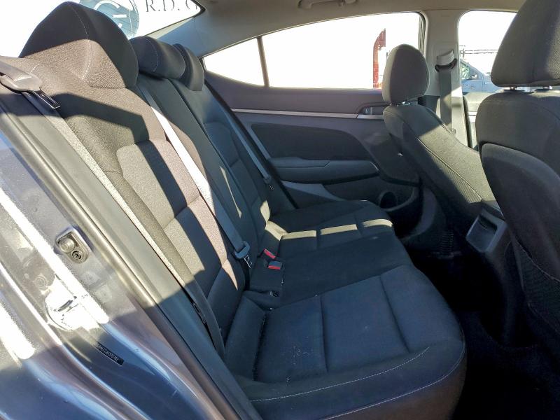 Фото 10 - HYUNDAI ELANTRA