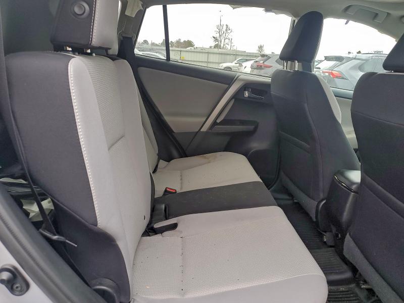 Фото 11 - TOYOTA RAV4