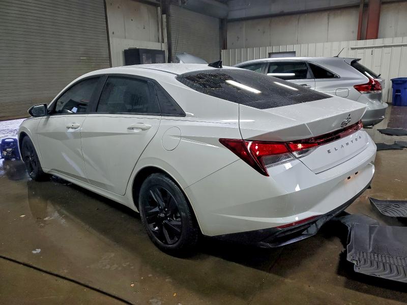 Фото 2 - HYUNDAI ELANTRA