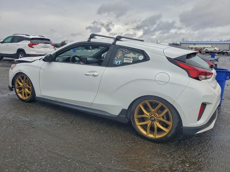 Фото 2 - HYUNDAI VELOSTER