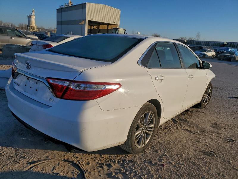 Фото 3 - TOYOTA CAMRY