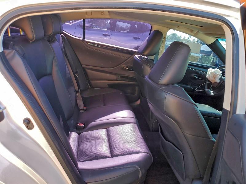 Фото 10 - LEXUS ES300