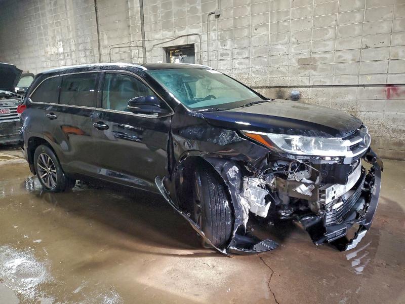 Фото 4 - TOYOTA HIGHLANDER