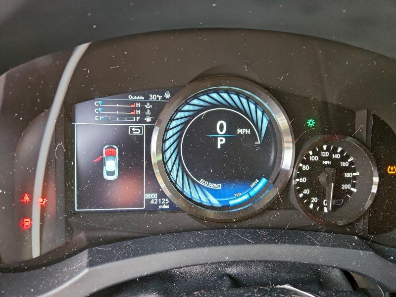 Фото 9 - LEXUS RC