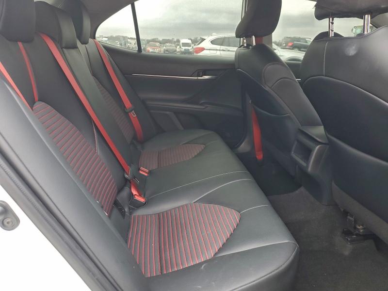 Фото 10 - TOYOTA CAMRY