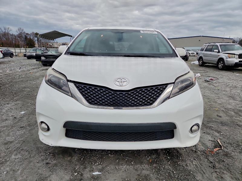 Фото 5 - TOYOTA SIENNA