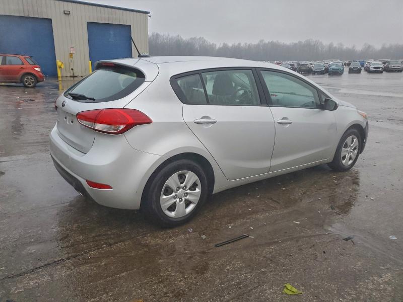 Фото 3 - KIA FORTE