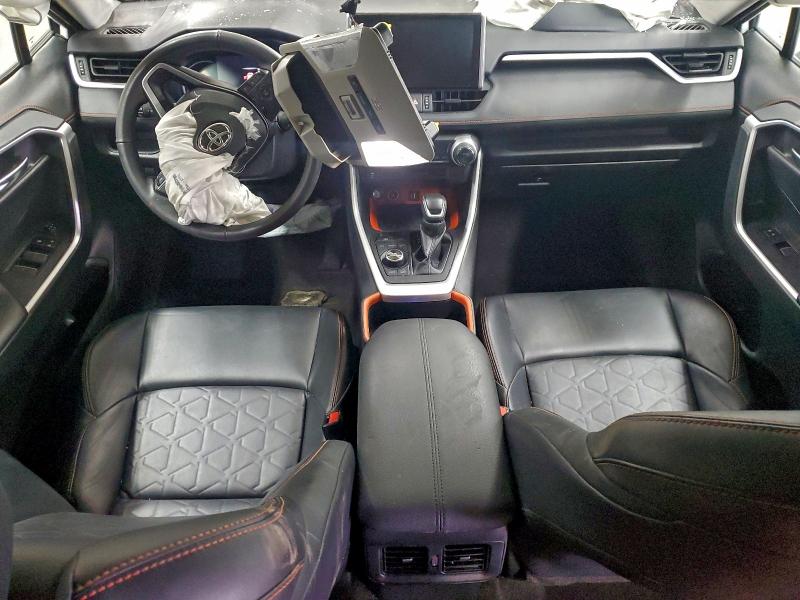 Фото 8 - TOYOTA RAV4