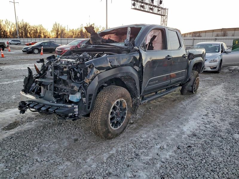 Фото 1 - TOYOTA TACOMA