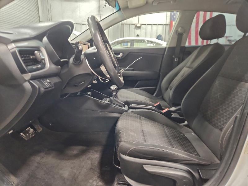 Фото 7 - KIA RIO