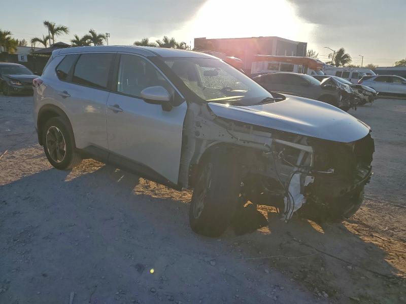 Фото 4 - NISSAN ROGUE