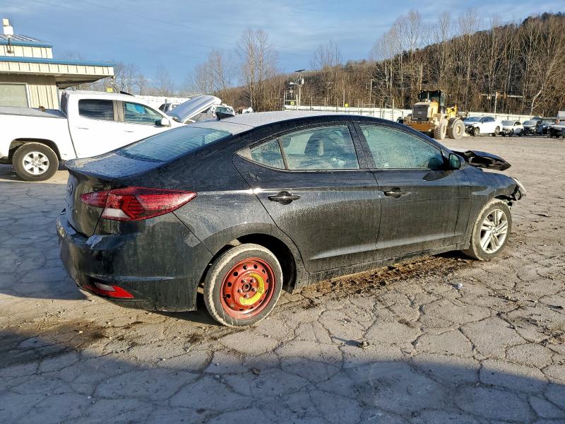 Фото 3 - HYUNDAI ELANTRA