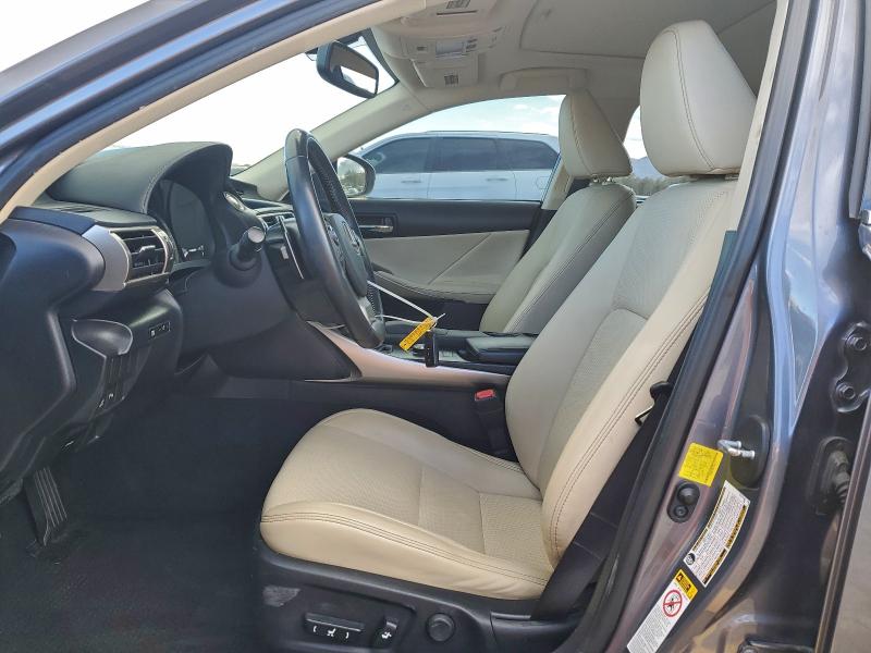 Фото 7 - LEXUS IS