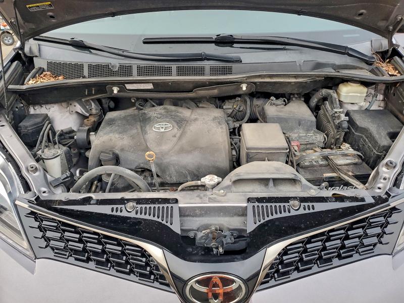 Фото 12 - TOYOTA SIENNA