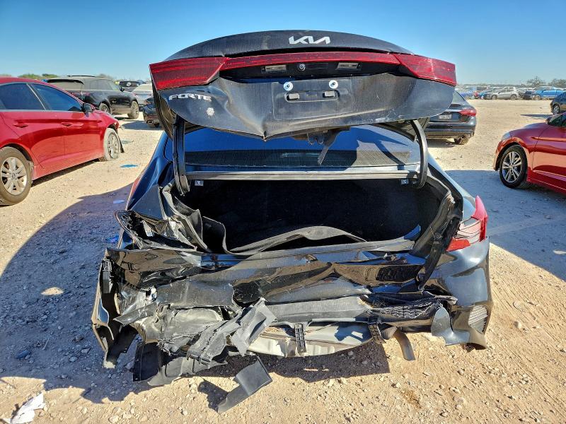 Фото 6 - KIA FORTE