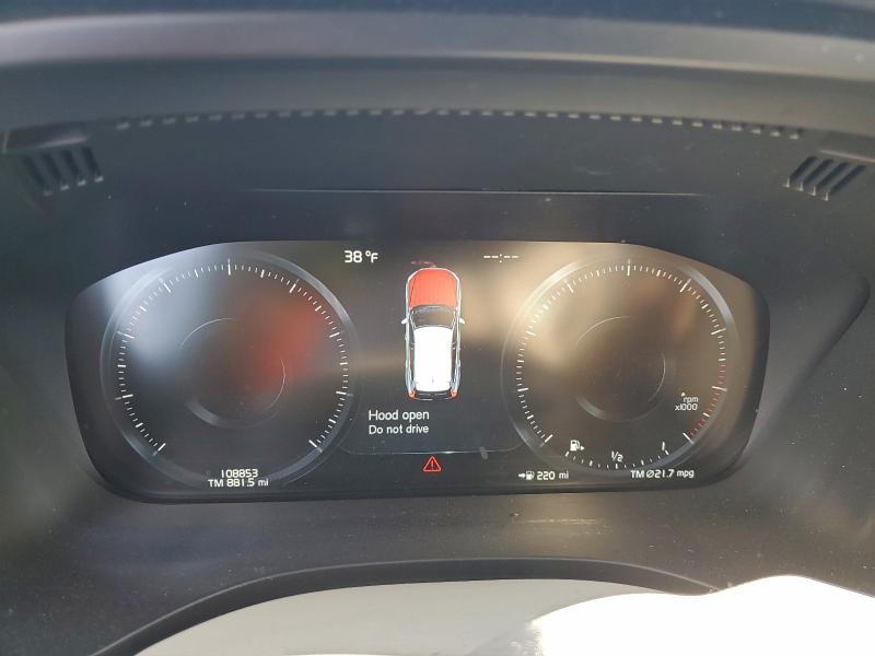 Фото 9 - VOLVO XC60