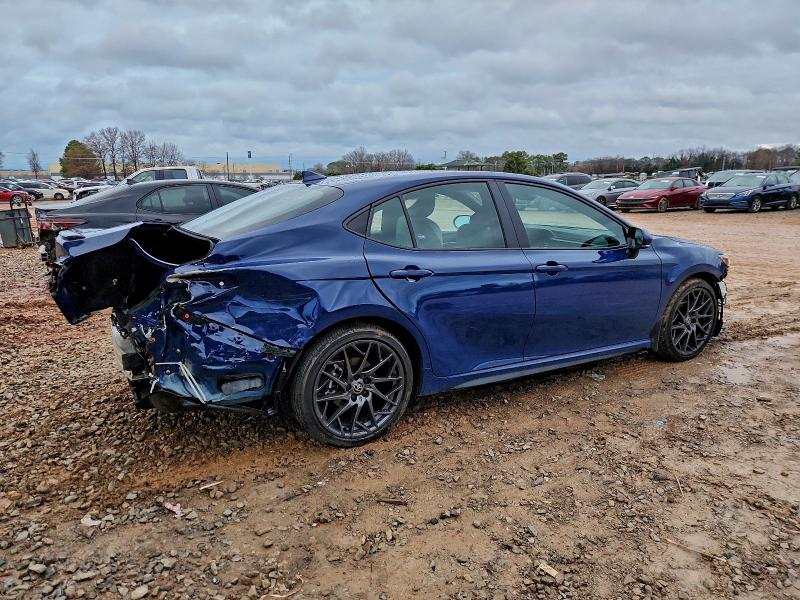 Фото 3 - TOYOTA CAMRY