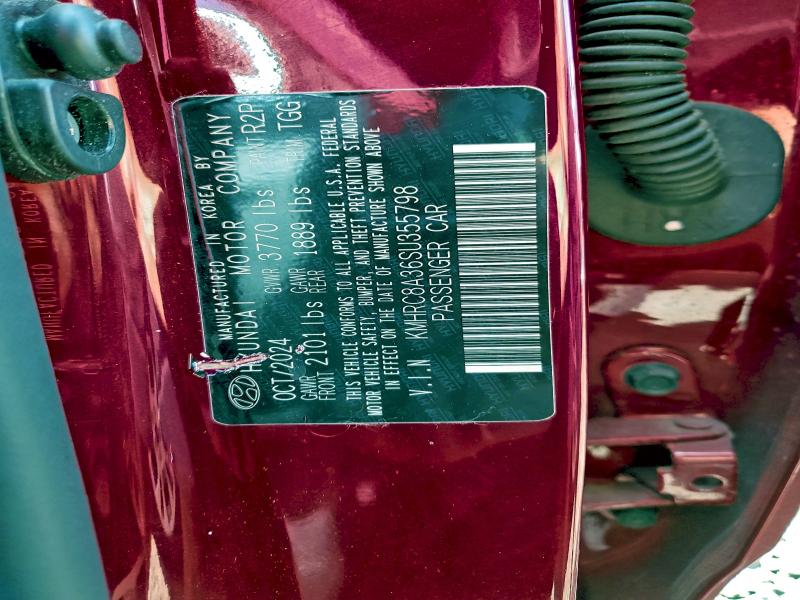 Фото 14 - HYUNDAI VENUE