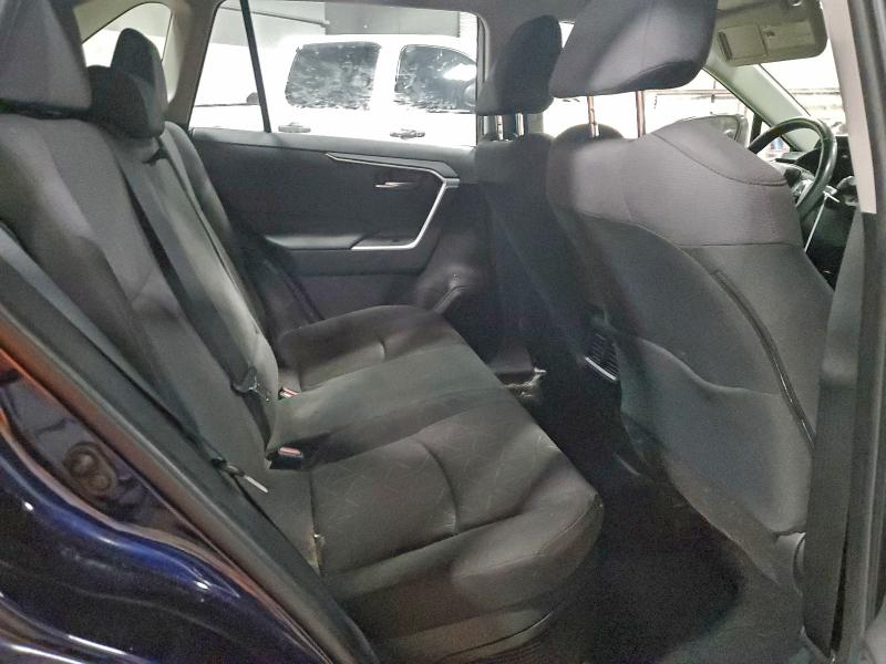 Фото 10 - TOYOTA RAV4