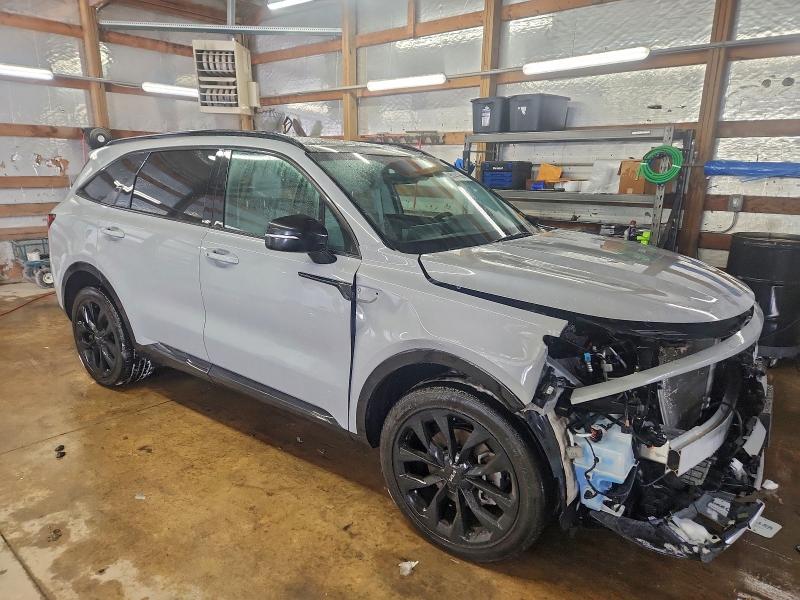 Фото 4 - KIA SORENTO