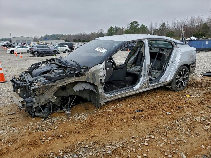 Фото 1 - NISSAN MAXIMA