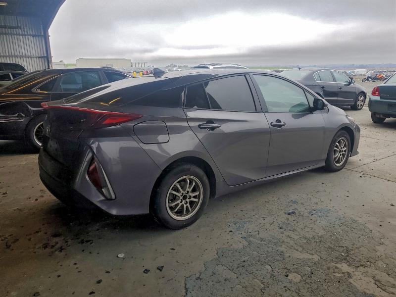 Фото 3 - TOYOTA PRIUS