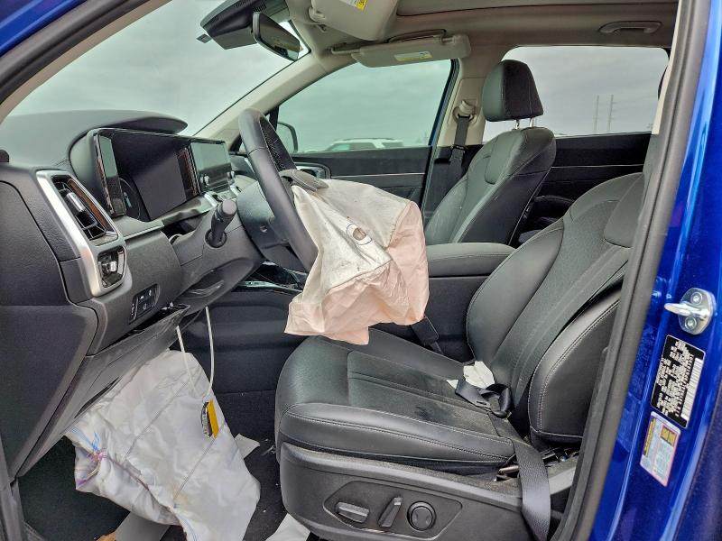 Фото 7 - KIA SORENTO