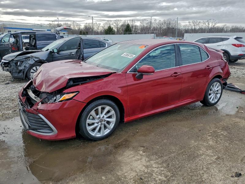 Фото 1 - TOYOTA CAMRY
