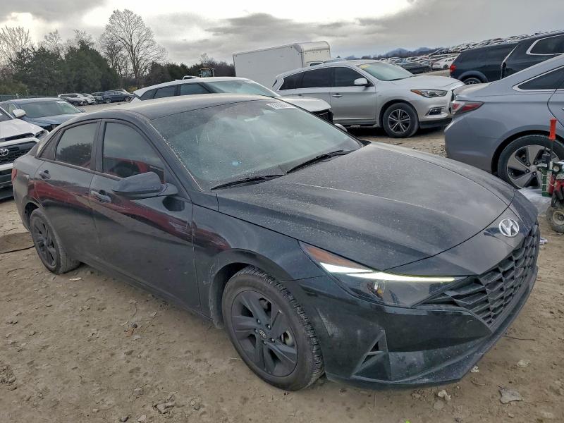 Фото 4 - HYUNDAI ELANTRA